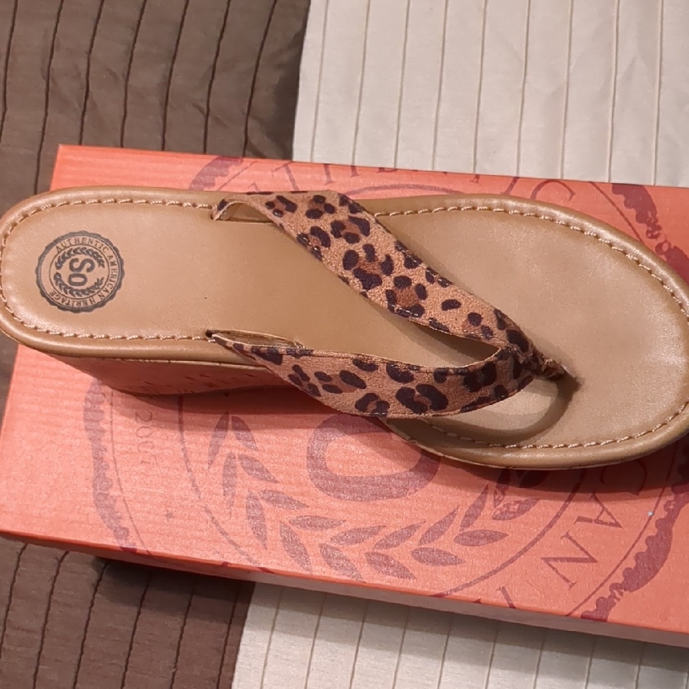 SO Brown Sandals Leopard Print Thong